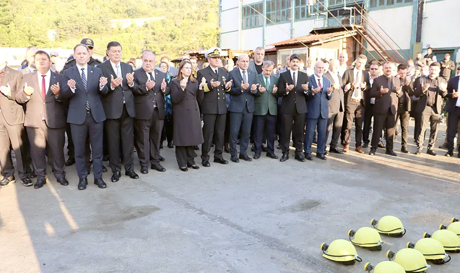 Amasra maden şehitleri dualarla anıldı