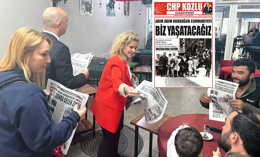 CHP’liler Kozlu’da Cumhuriyet Bayramı’na özel gazete dağıttı...