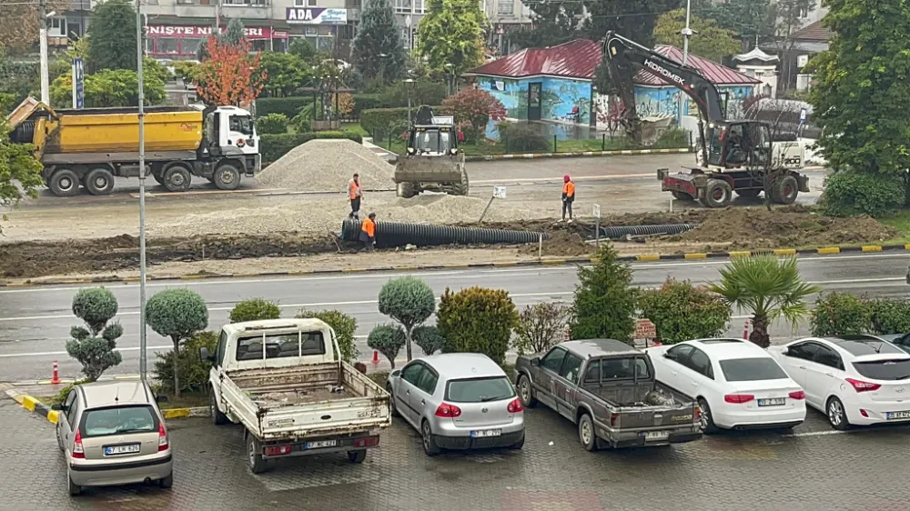 Satılmış Gebeş durmuyor, Çaydeğirmeni gelişiyor...