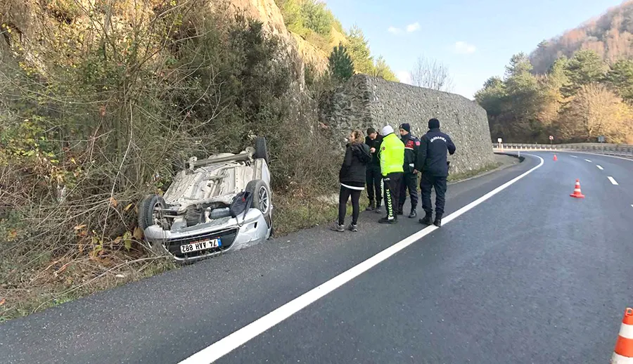 Kozlu yolunda kaza… Otomobil takla attı…