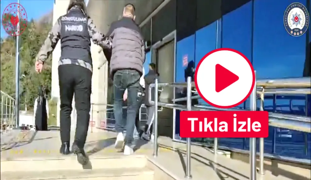 Polisi görünce uyuşturucuyu klozete attılar… Kodesi boyladılar…