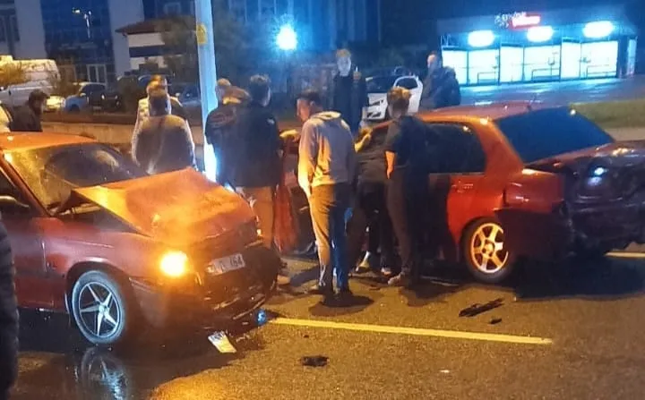 Kozlu Sahil Yolunda feci kaza... Biri uzman çavuş, 2 yaralı...