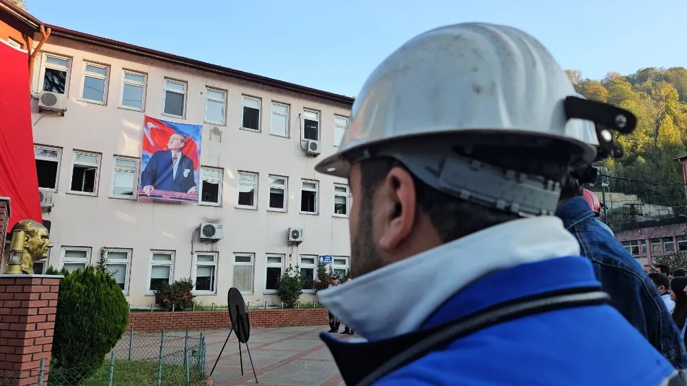 Madencilerden Atatürk