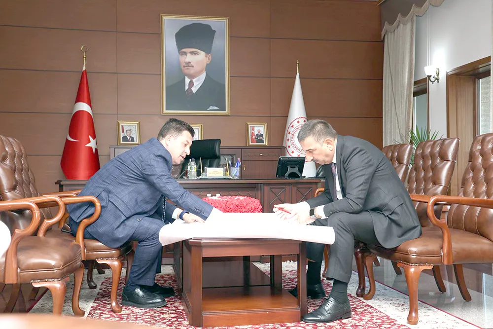 Vali Hacıbektaşoğlu ile Başkan Altun ‘Millet Bahçesi’ni konuştu