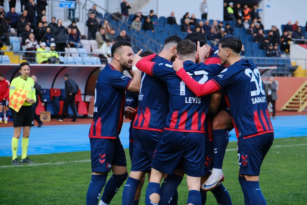 Zonguldakspor evinde güldü; Pazarspor’u 3-0 mağlup etti