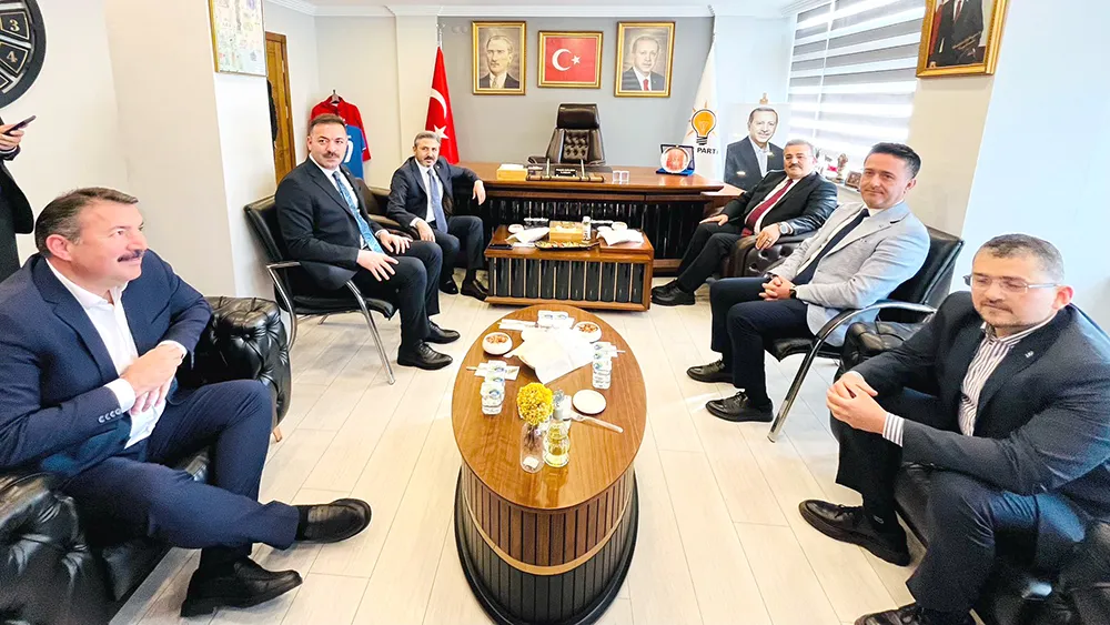Bakan Yardımcıları, AK Parti’yi ziyaret etti