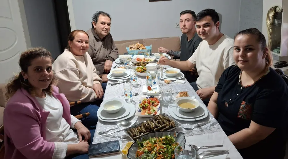 Arslan, Dökmeci ailesiyle iftar yaptı.