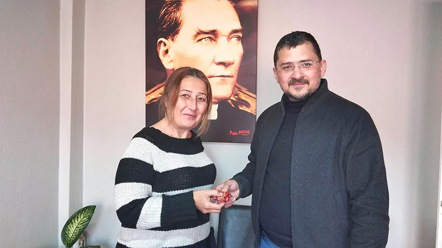 AK Partili Duyar’dan Gazeteci Cinal’a özel kutlama