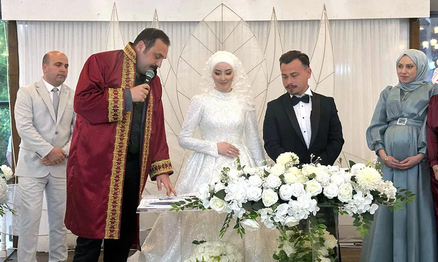 Enise ile Caner mutluluğa yelken açtı