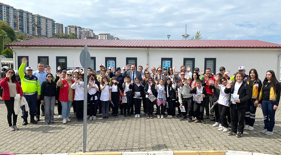 Kozlu’da çocuklara trafik eğitimi verildi