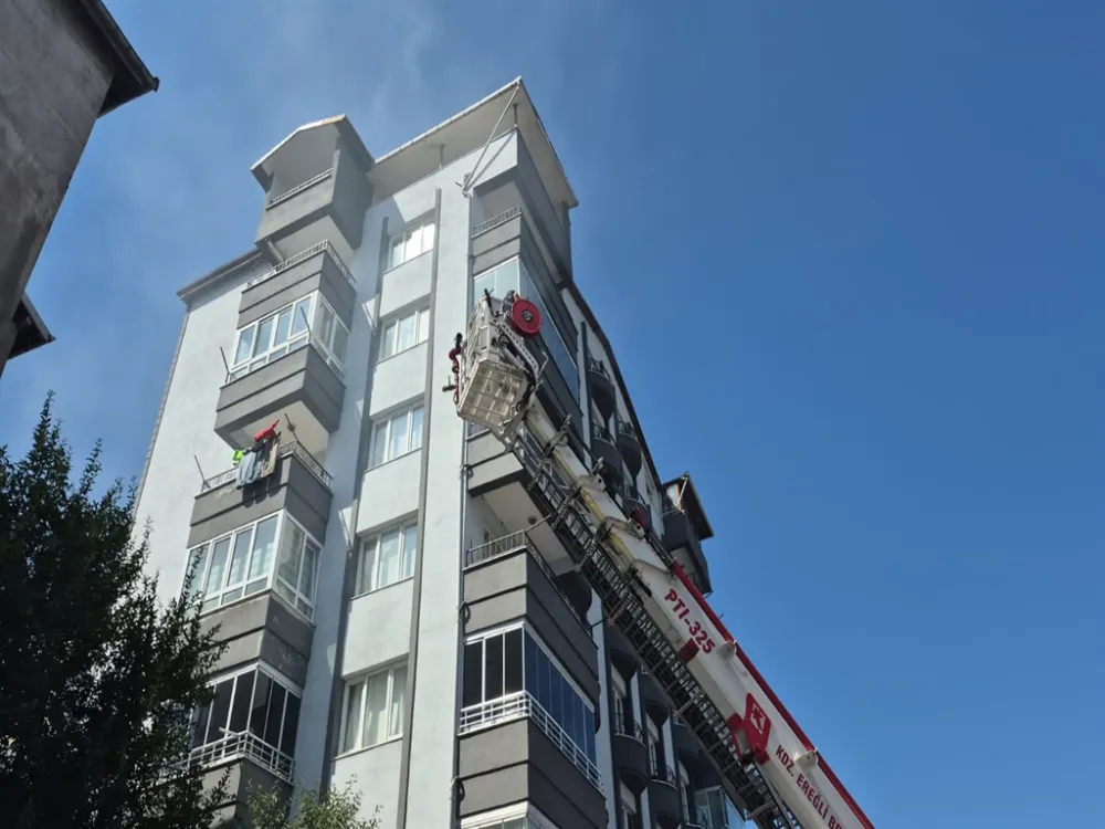 Yangında mahsur kalan 5 kişiyi itfaiye kurtardı